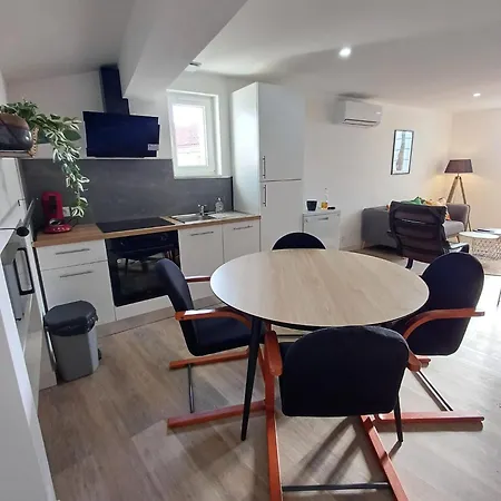 Apartment Duplex Chaumie, 4pers, Wifi, Parking Privee *