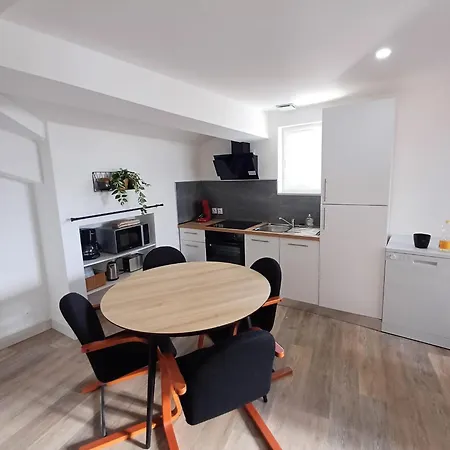 Duplex Chaumie, 4pers, Wifi, Parking Privee